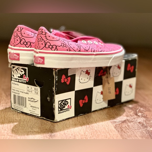 RARE HelloKITTY Vans X/SanrioCollab M/6 W/7.5 EU 38 - Picture 5 of 13